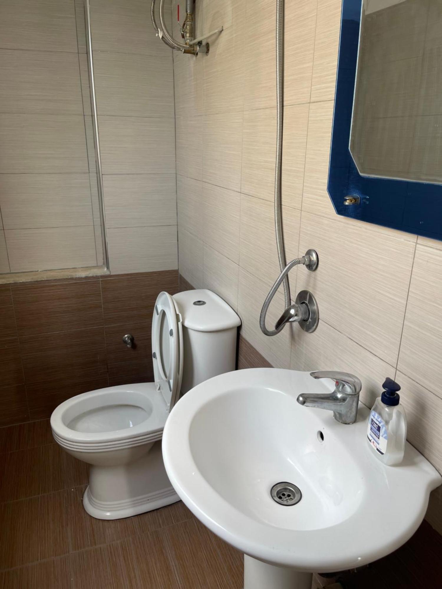 Marra'S Rooms Durres Bagian luar foto