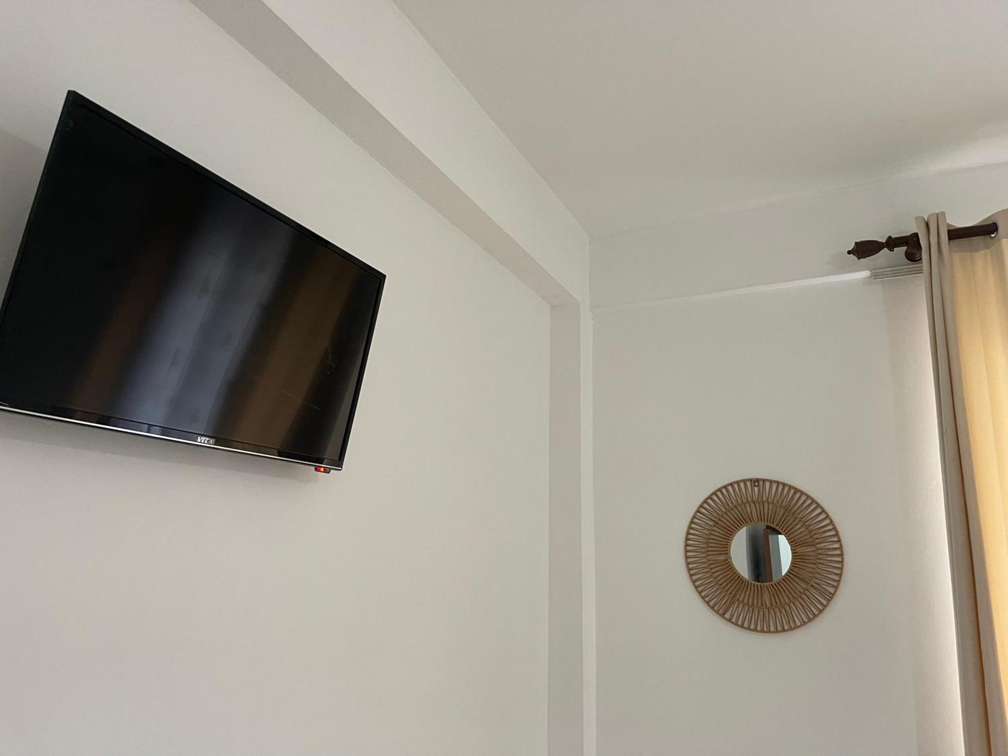 Marra'S Rooms Durres Bagian luar foto